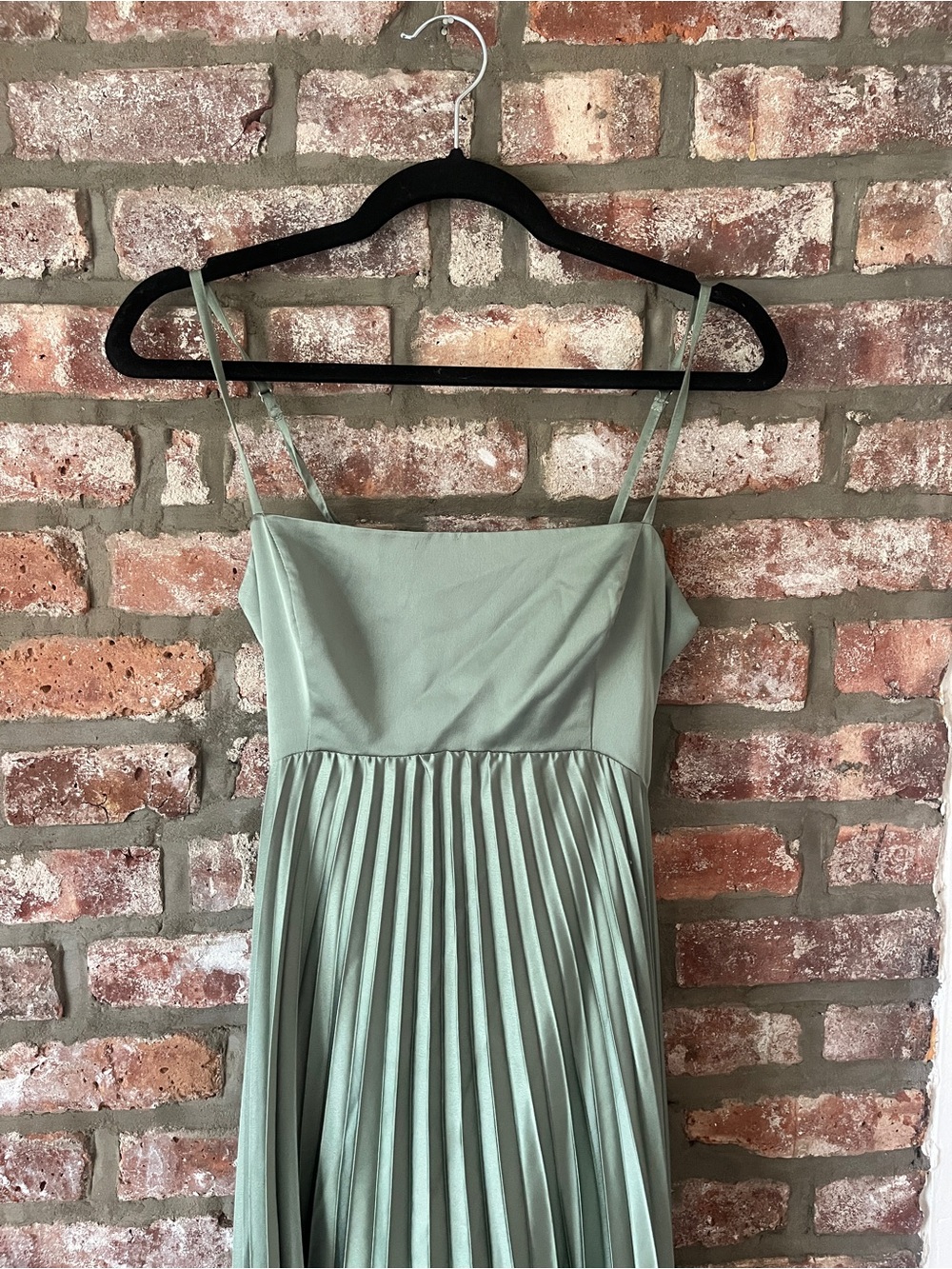 Abercrombie & Fitch Sage Green Pleated High-Low Maxi Dress - Picture 2 of 5